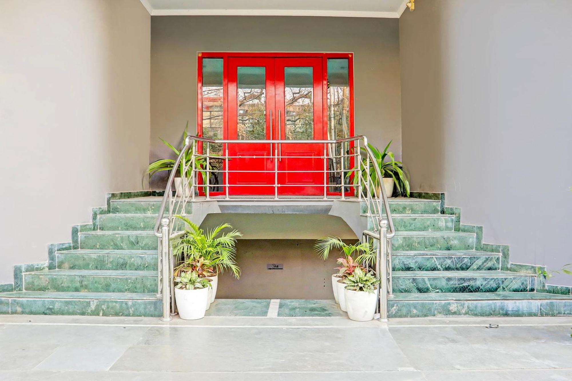 Super Townhouse Vijay Khand Gomti Nagar ラクナウ エクステリア 写真