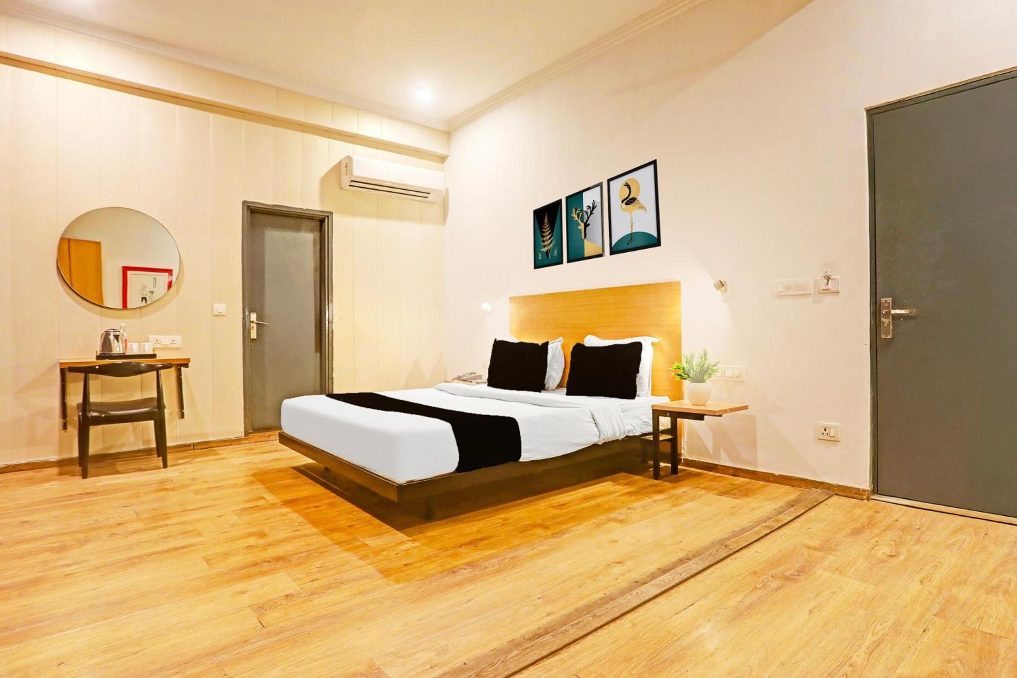 Super Townhouse Vijay Khand Gomti Nagar ラクナウ エクステリア 写真