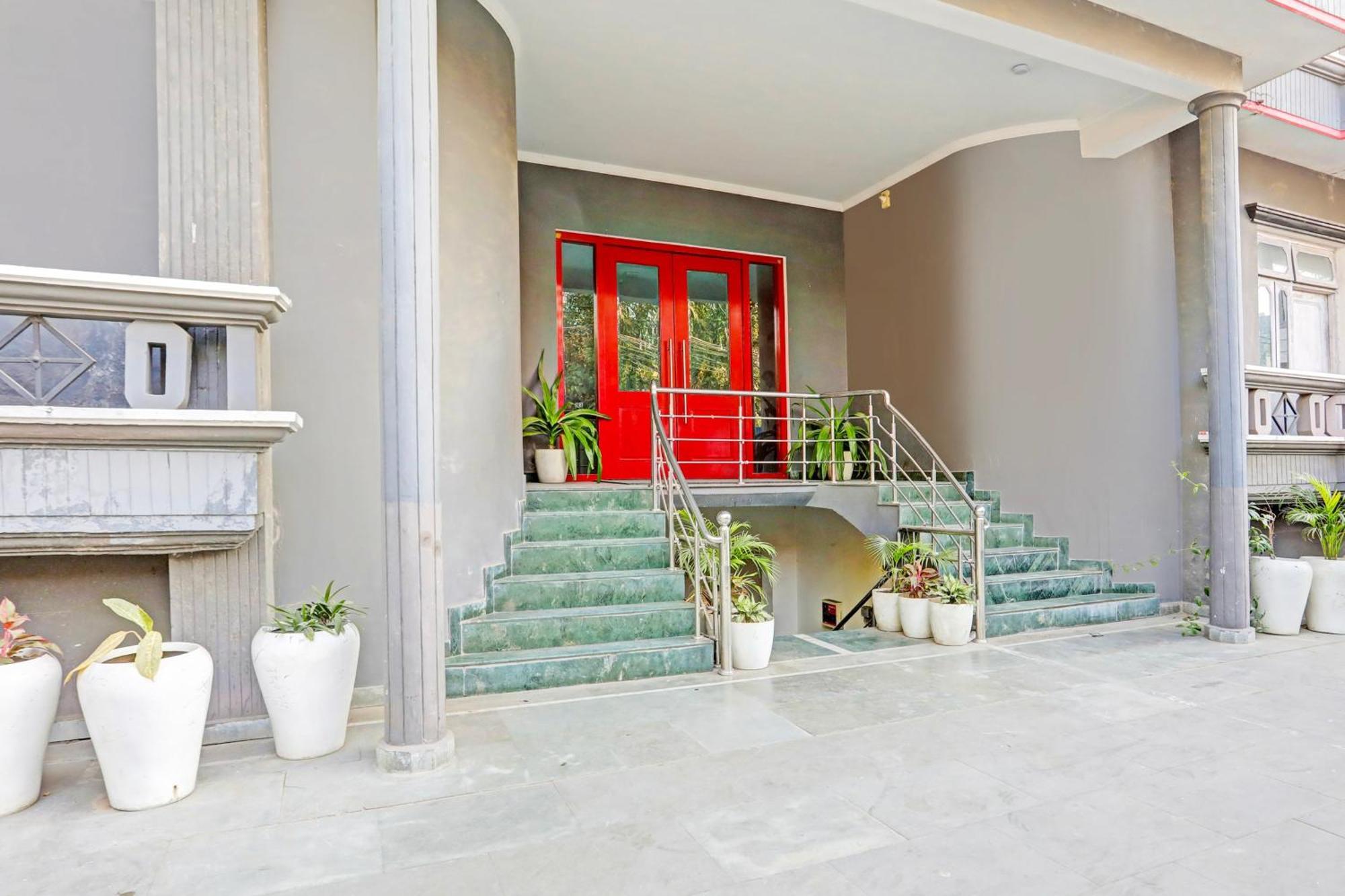 Super Townhouse Vijay Khand Gomti Nagar ラクナウ エクステリア 写真